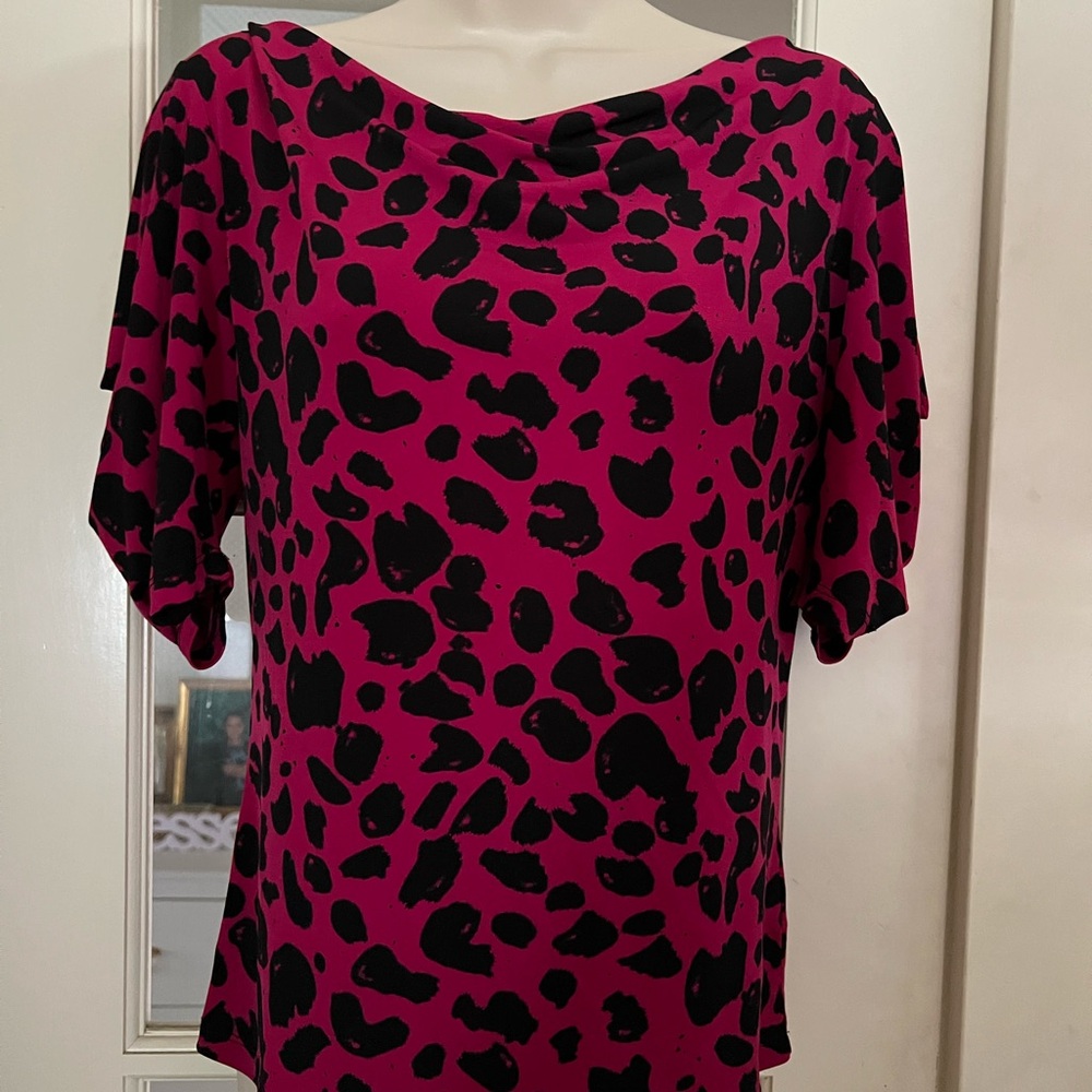 Michael Kors short ruched sleeve top. S/P